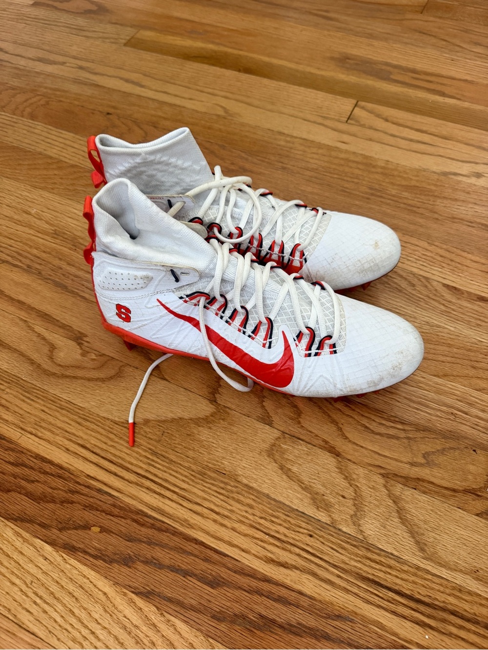 Nike mens white and Orange Syracuse /Football Cleats